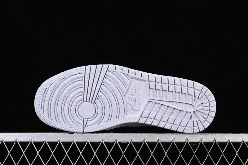 All categories Air Jordan Jordan series basketball shoes Air Jordan 1 Low G version pure original Air Jordan 1 Low OG "Shattered Backboard" AJ1 Joe 1 customized version white buckle shredded full head layer low-top basketball shoes CZ0790-100